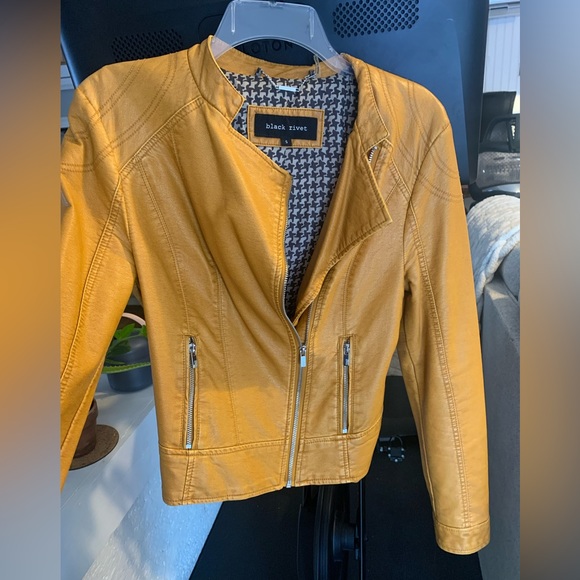 Wilson's Leather Jacket - Picture 2 of 6